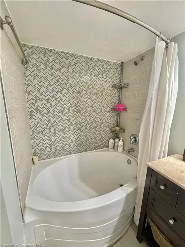 Additional image 45 of 76 Phillip Ave