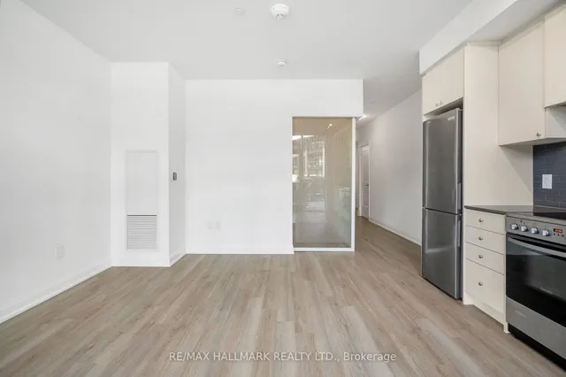 Additional image 10 of 50 George Butchart Dr Unit 118