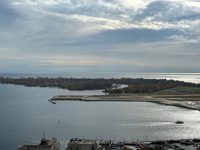 Additional image 20 of 15 Fort York Blvd Unit 3812