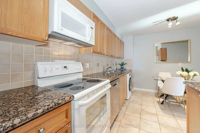 Additional image 12 of 714 The West Mall Unit 1009