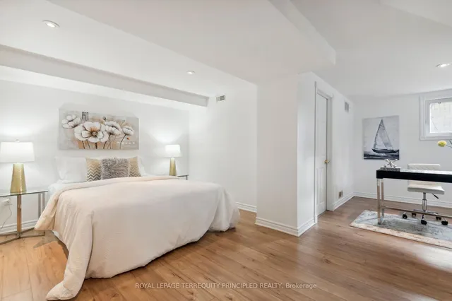 Additional image 22 of 39 Oakwood Ave