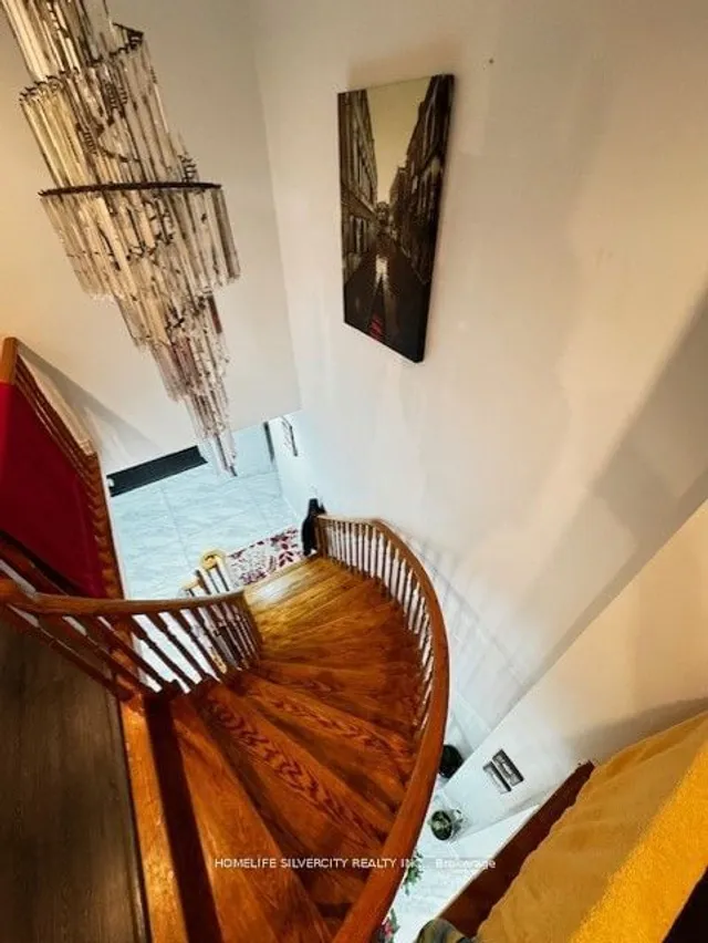 Additional image 15 of 32 Oaklea Blvd