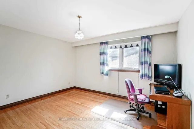 Additional image 23 of 28 Barker Ave