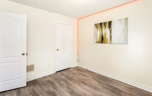 Additional image 33 of 31 Hollingsworth Circ