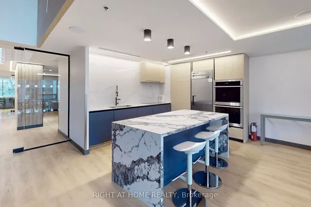 Additional image 33 of 281 Mutual St Unit 2708