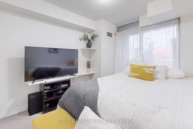 Additional image 28 of 225 Wellesley St Unit 701