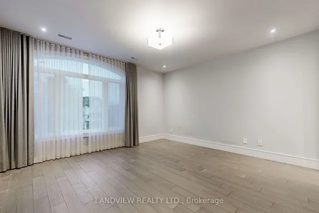 Additional image 23 of 38 Lorraine Dr