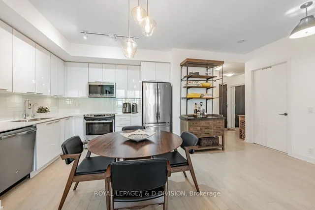 Additional image 10 of 10 Park Lawn Rd Unit 910