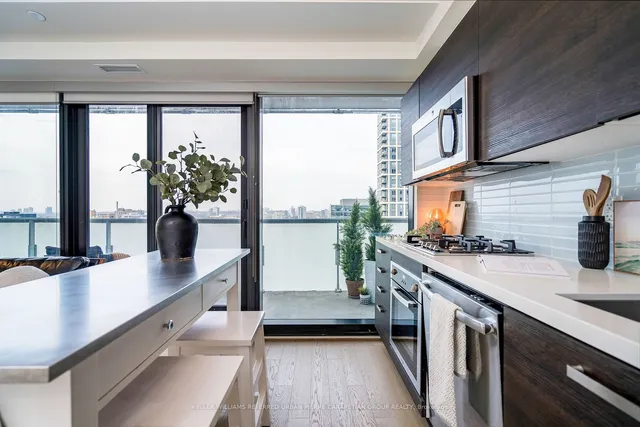 Additional image 2 of 11 Charlotte St Unit 2004