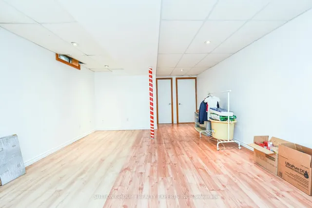 Additional image 32 of 48 Yellow Brick Rd