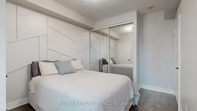 Additional image 20 of 100 John St Unit 1309