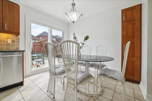 Additional image 14 of 31 Fiddleneck Cres