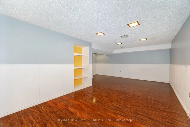 Additional image 31 of 8 Guildford Cres Unit 8
