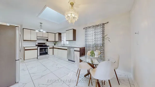 Additional image 14 of 105 Fairglen Ave