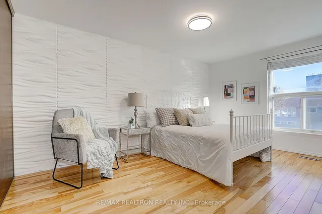 Additional image 24 of 73 Pettibone Sq