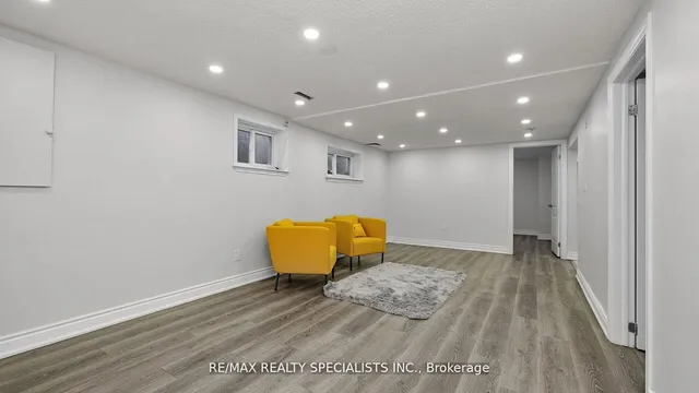 Additional image 25 of 16 Drake Blvd