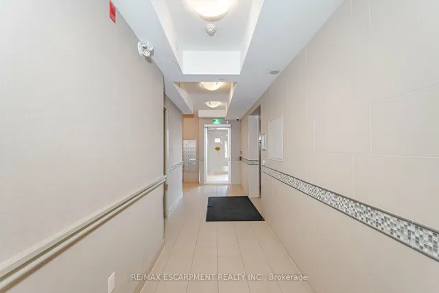 Additional image 3 of 54 Sky Harbour Dr Unit 105