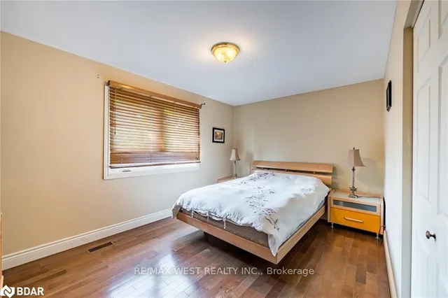 Additional image 30 of 127 Weir Cres