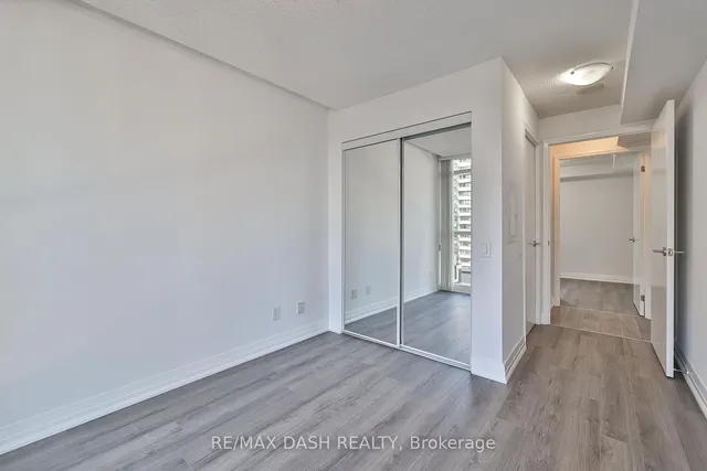 Additional image 28 of 25 Carlton St Unit 2010