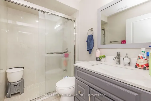 Additional image 36 of 54 Moorcroft Pl