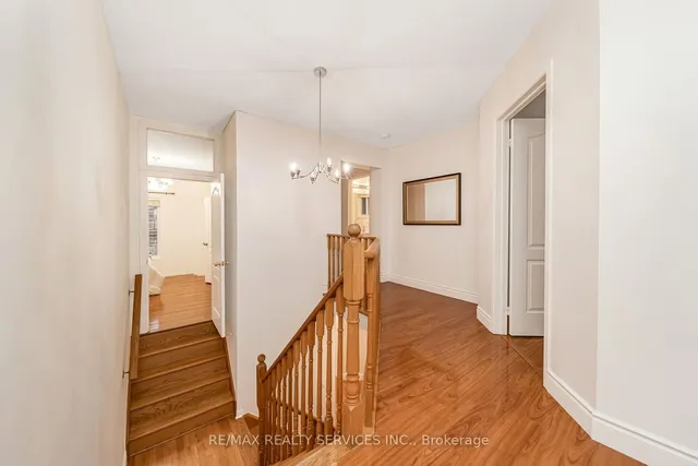 Additional image 26 of 77 Crown Victoria Dr