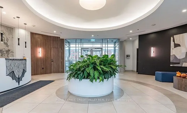 Additional image 38 of 215 Queen St Unit 217