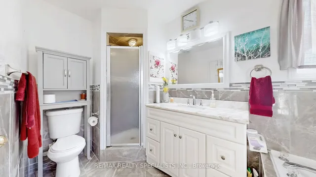 Additional image 25 of 66 Vintage Gate