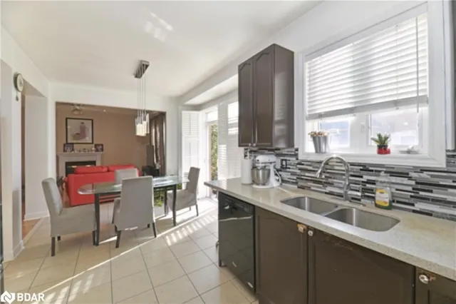 Additional image 16 of 17 Via Romano Way