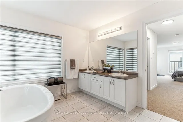 Additional image 23 of 389 The Westway Unit TH 7