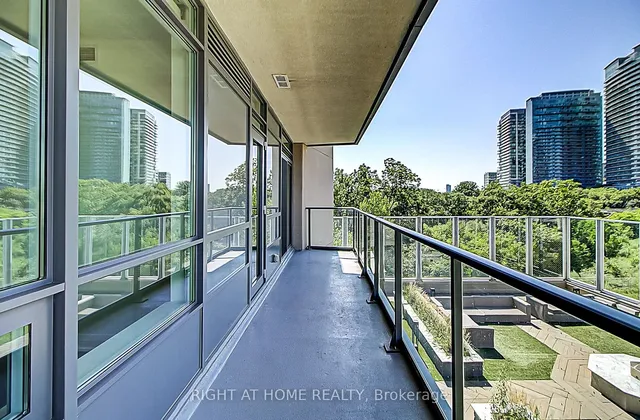 Additional image 36 of 36 Park Lawn Rd Unit 305