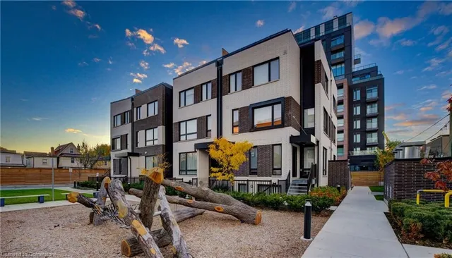 Additional image 2 of 10 Ed Clark Gdns Unit 14