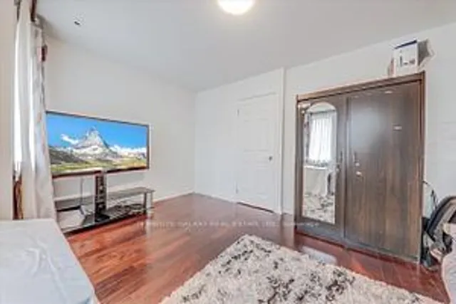 Additional image 20 of 28 Rosebank Dr Unit 807