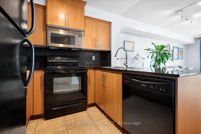 Additional image 5 of 8 Rosebank Dr Unit 16H