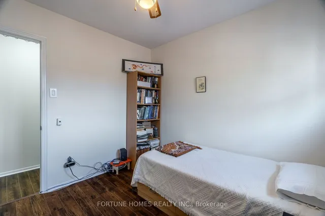 Additional image 20 of 29 Doncaster Dr