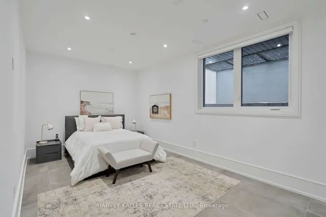 Additional image 33 of 837 ROYAL YORK Rd