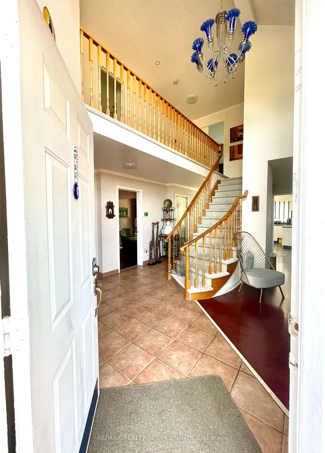 Additional image 3 of 104 Lord Simcoe Dr