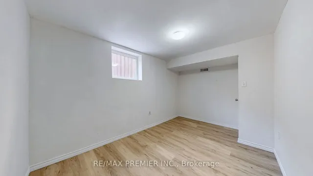 Additional image 34 of 105 Fairglen Ave