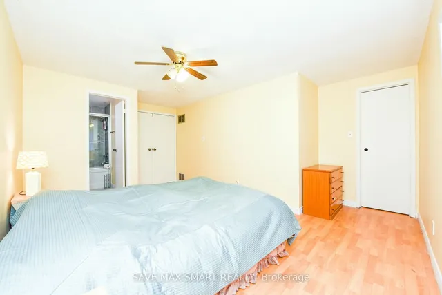 Additional image 21 of 10 Keewatin Gate