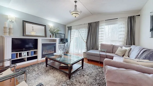 Additional image 10 of 19 Hollowgrove Blvd