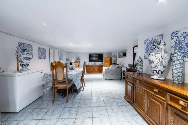 Additional image 22 of 13 Rolyat St