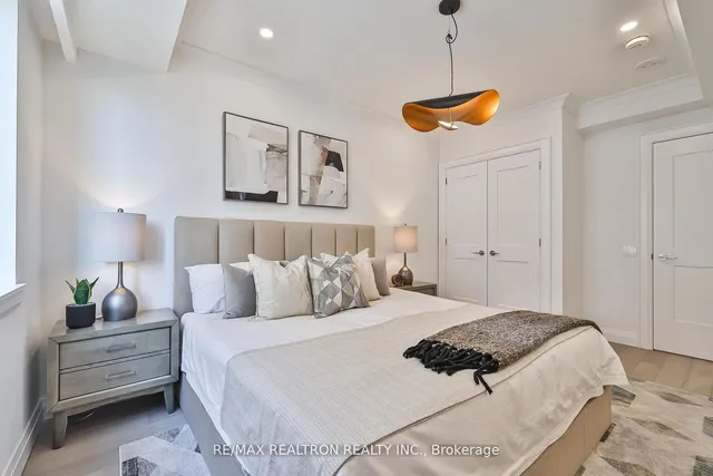 Additional image 23 of 285 Avenue Rd Unit 502