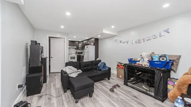 Additional image 31 of 88 Hollowgrove Blvd