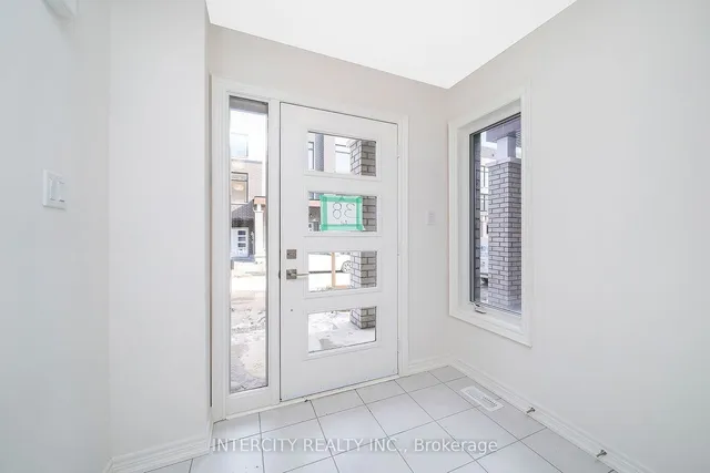 Additional image 3 of 12 Queenpost Dr