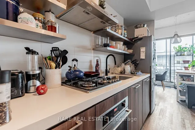 Additional image 5 of 560 King St Unit 1004