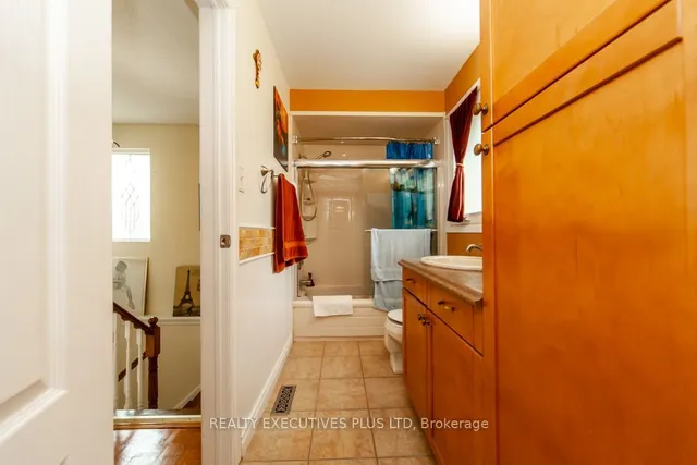 Additional image 19 of 46 Lorraine Cres