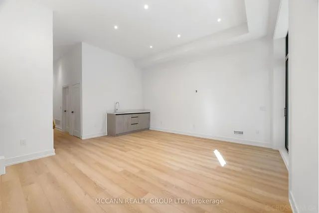 Additional image 35 of 45 Lanark Ave