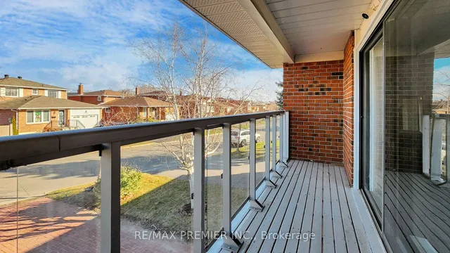 Additional image 36 of 105 Fairglen Ave