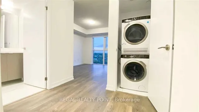 Additional image 5 of 219 Dundas St Unit 2012