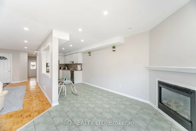 Additional image 11 of 18 Monaco Crt