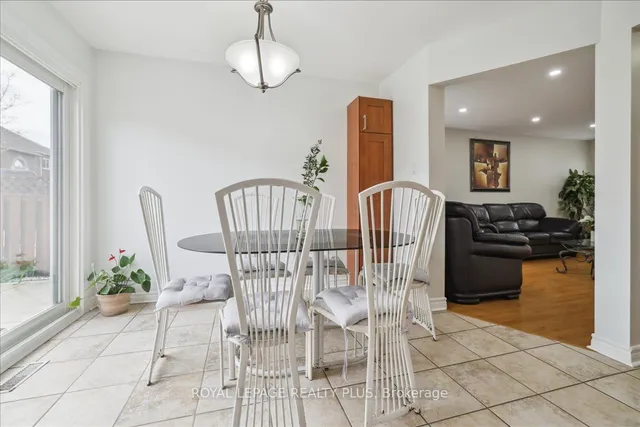 Additional image 13 of 31 Fiddleneck Cres